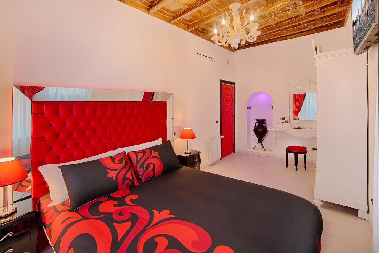 Spanish Steps Amazing Apartment โรม ภายนอก รูปภาพ