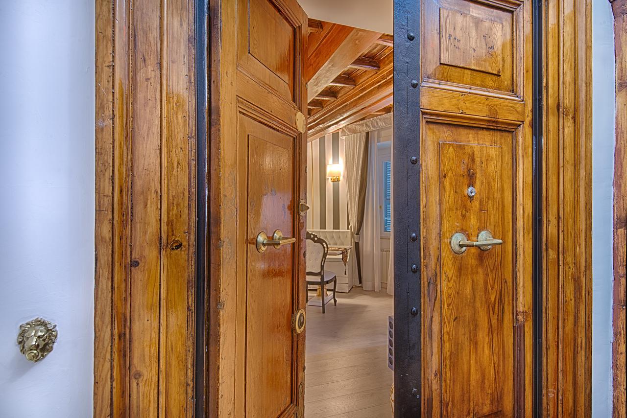 Spanish Steps Amazing Apartment โรม ภายนอก รูปภาพ